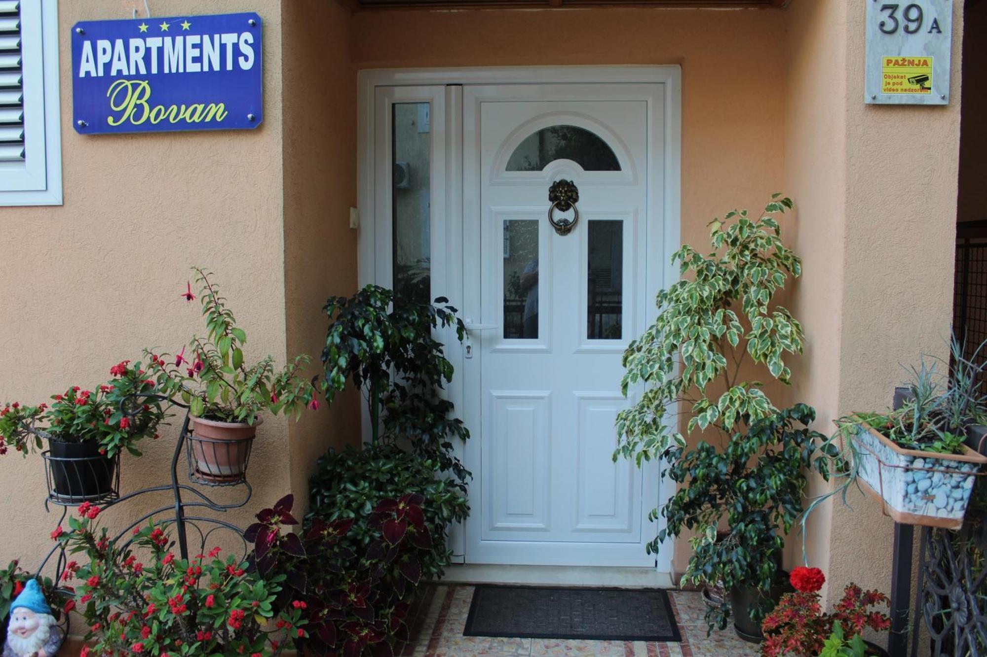 Apartments Bovan แฮร์เซ็ก-โนวี ภายนอก รูปภาพ